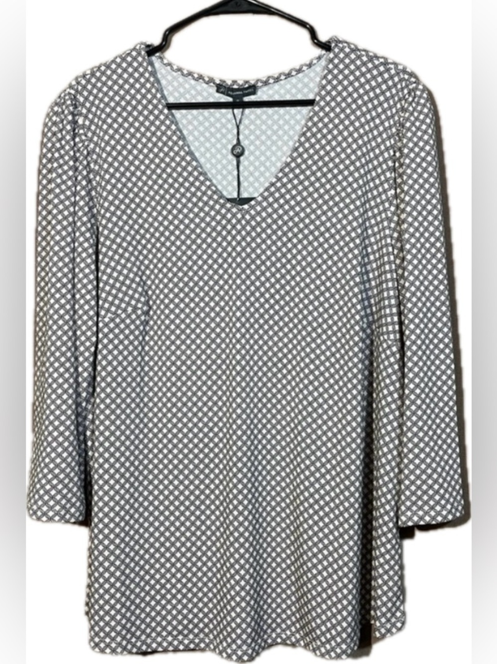 NWT Adrianna Papell 1X Black and Cream Geometric three-quarter sleeve Blouse